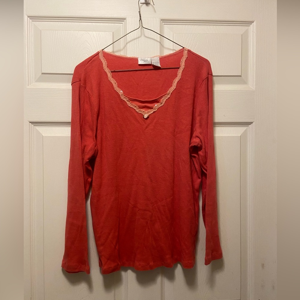 Envision Avenue Women’s Long Sleeve Top